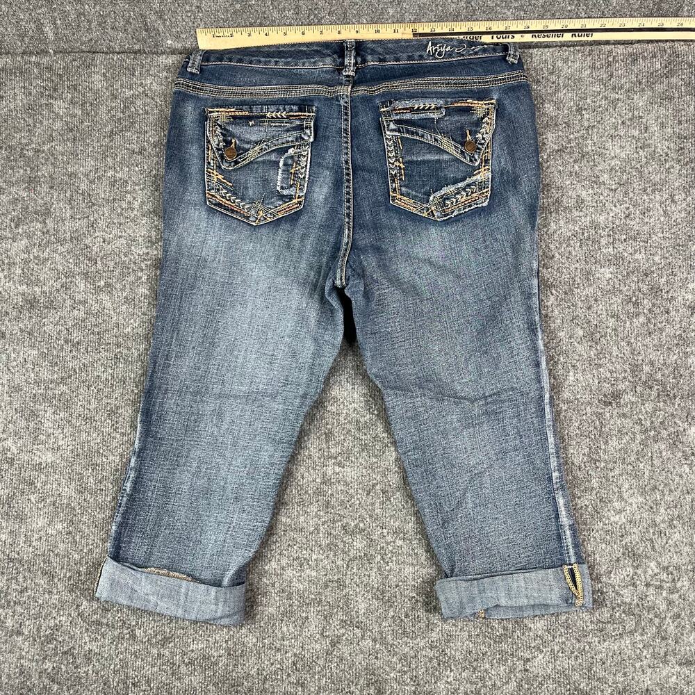 Vintage Capri Jeans Womens Size 16 Blue Medium Wash Distressed Cuffed